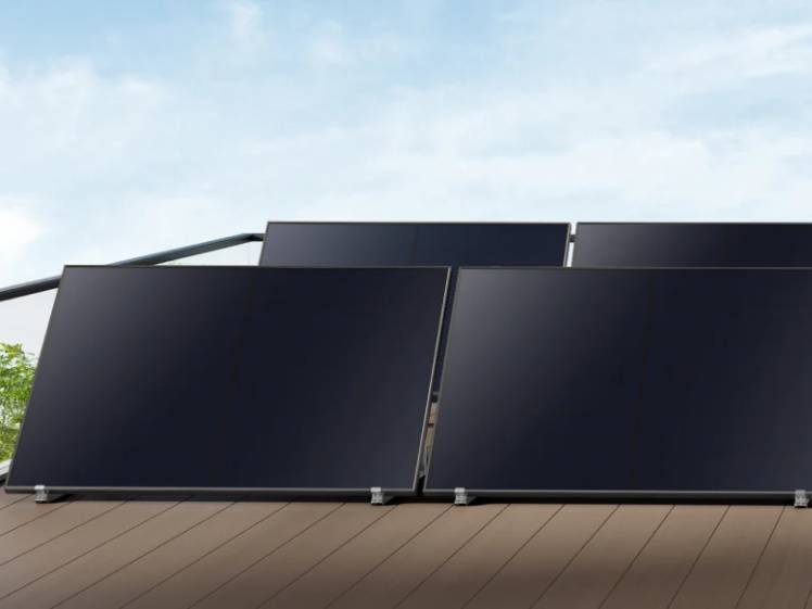 Balkonkraftwerk mit vier Solarmodulen